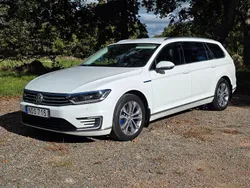 Vit Begagnad 2016 VW Passat GTE Kombi | 139 800 kr (Marknadspris)