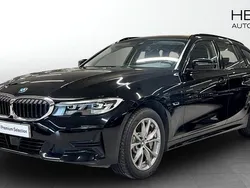 Svart (black) Begagnad 2022 BMW 330e Sport Line Kombi | 308 700 kr (Superpris)