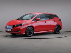 Röd Begagnad 2022 Nissan Leaf N-Connecta Halvkombi | 165 000 kr