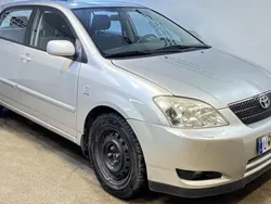 Silver Begagnad 2004 Toyota Corolla Halvkombi | 39 000 kr (Marknadspris)