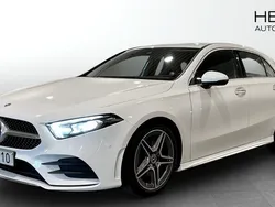 Vit (white) Begagnad 2018 Mercedes A200 AMG line Kombi | 254 900 kr (Marknadspris)