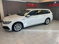 Vit Begagnad 2021 VW Passat GTE Kombi | 255 000 kr (Marknadspris)