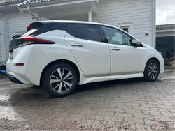 Vit Begagnad 2020 Nissan Leaf Halvkombi | 150 000 kr (Marknadspris)