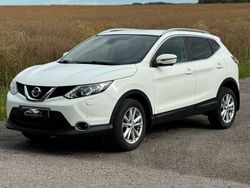 Vit Begagnad 2015 Nissan Qashqai 360º SUV | 109 900 kr (Marknadspris)