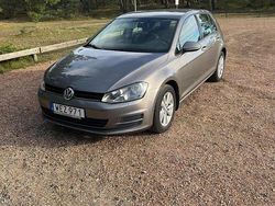 Grå Begagnad 2015 VW Golf VII Halvkombi | 75 000 kr (Marknadspris)