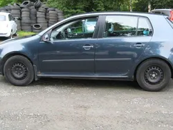 Mörkblå Begagnad 2006 VW Golf V Trendline Halvkombi | 25 900 kr (Lite dyr)