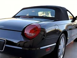 Svart Begagnad 2002 Ford Thunderbird Cab | 195 000 kr