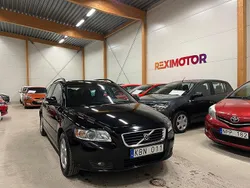 Svart Begagnad 2009 Volvo V50 Momentum Kombi | 54 900 kr (Marknadspris)