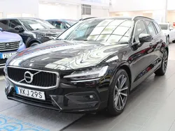 Svart Begagnad 2022 Volvo V60 Momentum Kombi | 299 900 kr (Bra pris)