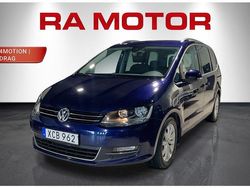 Mörkblå Begagnad 2017 VW Sharan Minibuss | 329 900 kr (Lite dyr)