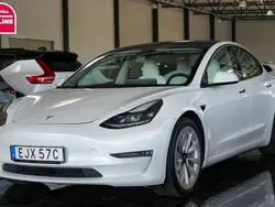 Vit Begagnad 2021 Tesla Model 3 Long Range Sedan | 229 500 kr (Bra pris)