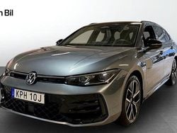 Mörkgrå Begagnad 2024 VW Passat R-line Kombi | 539 900 kr