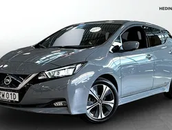 Ljusgrå (grey) Begagnad 2022 Nissan Leaf N-Connecta Halvkombi | 174 900 kr (Bra pris)
