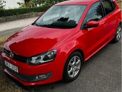Röd Begagnad 2010 VW Polo Halvkombi | 52 000 kr (Marknadspris)