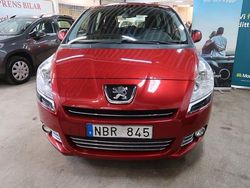 Röd Begagnad 2013 Peugeot 5008 Minibuss | 99 900 kr (Marknadspris)