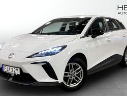 Vit Begagnad 2023 MG MG4 EV Halvkombi | 259 000 kr (Marknadspris)
