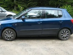 Mörkblå Begagnad 2010 Skoda Fabia Ambiente Halvkombi | 16 900 kr (Marknadspris)