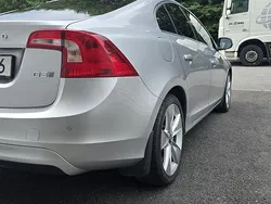 Silver Begagnad 2018 Volvo S60 Momentum Sedan | 190 000 kr (Marknadspris)