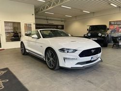 Vit Begagnad 2018 Ford Mustang GT Convertible Cab | 469 900 kr (Marknadspris)
