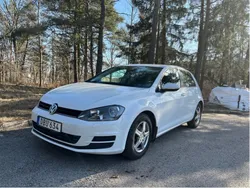 Vit Begagnad 2013 VW Golf VII Halvkombi | 85 000 kr (Marknadspris)