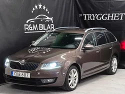 Mörkbrun Begagnad 2014 Skoda Octavia Kombi | 99 800 kr (Superpris)