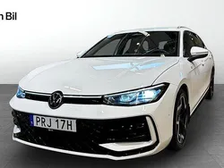 Vit Begagnad 2024 VW Passat R-line Kombi | 479 900 kr