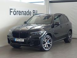 Svart (safirsvart metallic ) Begagnad 2022 BMW X5 M Sport SUV | 729 000 kr (Dyr)