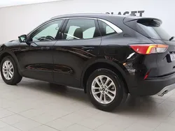 Svart Begagnad 2022 Ford Kuga Titanium SUV | 219 500 kr (Marknadspris)