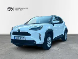 Vit Begagnad 2024 Toyota Yaris Cross Active SUV | 274 900 kr (Marknadspris)