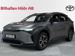 Silver Begagnad 2023 Toyota bZ4X Executive SUV | 419 900 kr (Marknadspris)