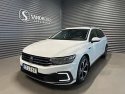 Vit Begagnad 2021 VW Passat GTE Kombi | 238 500 kr (Marknadspris)