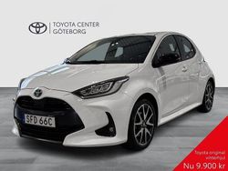 Vit Begagnad 2022 Toyota Yaris Hybrid Style Halvkombi | 214 900 kr (Marknadspris)