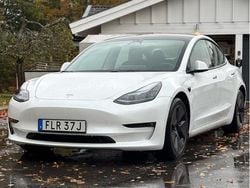 Vit Begagnad 2021 Tesla Model 3 Long Range AWD Sedan | 289 000 kr (Marknadspris)