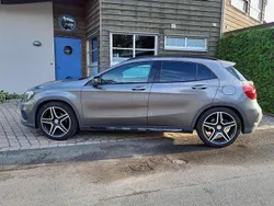 Grå Begagnad 2016 Mercedes GLA200 AMG SUV | 172 000 kr (Marknadspris)