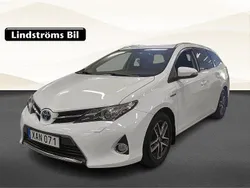 Vit Begagnad 2015 Toyota Auris Touring Sports Edition Kombi | 139 900 kr (Marknadspris)