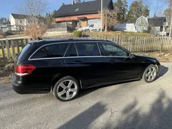 Svart Begagnad 2016 Mercedes E220 Kombi | 72 000 kr