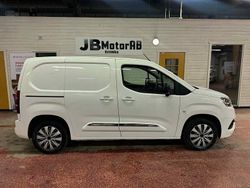Vit Begagnad 2021 Toyota Proace City City Minibuss | 199 900 kr (Marknadspris)