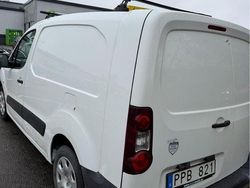 Vit Begagnad 2012 Peugeot Partner Van | 32 000 kr (Marknadspris)
