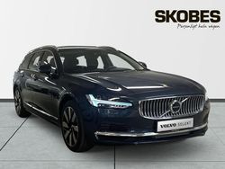 Mörkblå (blå) Begagnad 2024 Volvo V90 Kombi | 519 500 kr