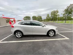 Silver Begagnad 2016 Volvo V40 Momentum Kombi | 140 000 kr (Marknadspris)