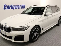 Vit Begagnad 2021 BMW 530 M Sport Kombi | 399 000 kr (Marknadspris)