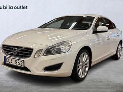 Vit Begagnad 2010 Volvo S60 Momentum Sedan | 84 900 kr (Marknadspris)