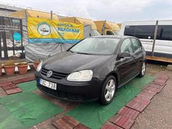 Svart Begagnad 2006 VW Golf V Sportline Halvkombi | 32 899 kr (Marknadspris)