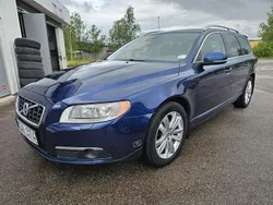 Blå Begagnad 2012 Volvo V70 Momentum Kombi | 80 000 kr (Marknadspris)