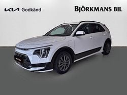 Vit (/ud/ clear white) Begagnad 2024 Kia Niro Advance SUV | 359 000 kr (Marknadspris)