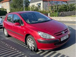 Röd Begagnad 2003 Peugeot 307 Halvkombi | 32 000 kr (Marknadspris)