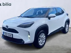 Vit Begagnad 2022 Toyota Yaris Cross Active SUV | 269 900 kr (Marknadspris)