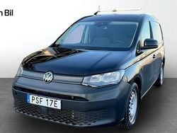 Deep black pärleffekt Begagnad 2023 VW Caddy Minibuss | 239 900 kr (Bra pris)