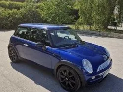 Blå Begagnad 2004 Mini Cooper Halvkombi | 48 000 kr
