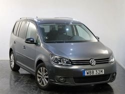 Mörkgrå Begagnad 2011 VW Touran Comfortline Minibuss | 74 800 kr (Marknadspris)
